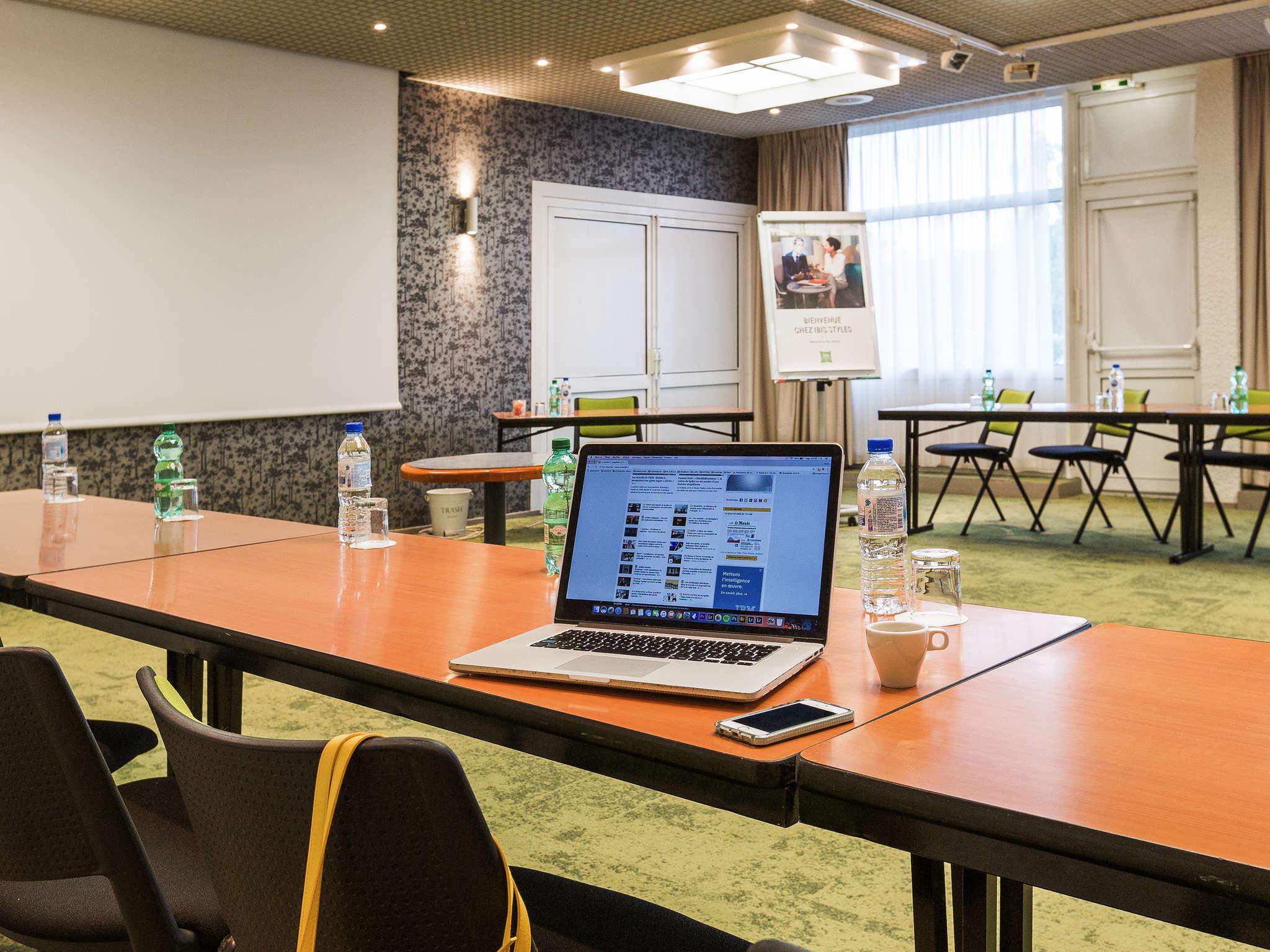 Ibis Styles Tours Sud Hotel Chambray-les-Tours Exterior photo